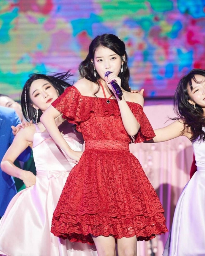 홍콩 콘서트 아이유 .gif | 인스티즈