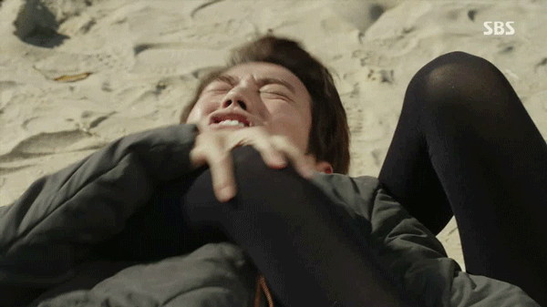 당하면 아픈 암바.gif | 인스티즈