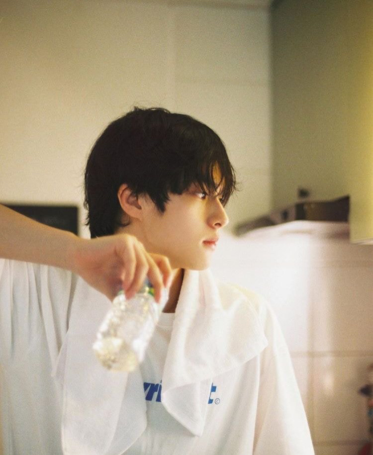 헬스장에서 운동 하는 유튜버 노잼봇.gif | 인스티즈