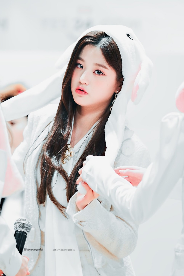 [장원영] 겨드랑이 그만 올리라고 ㅂㄷㅂㄷ | 인스티즈