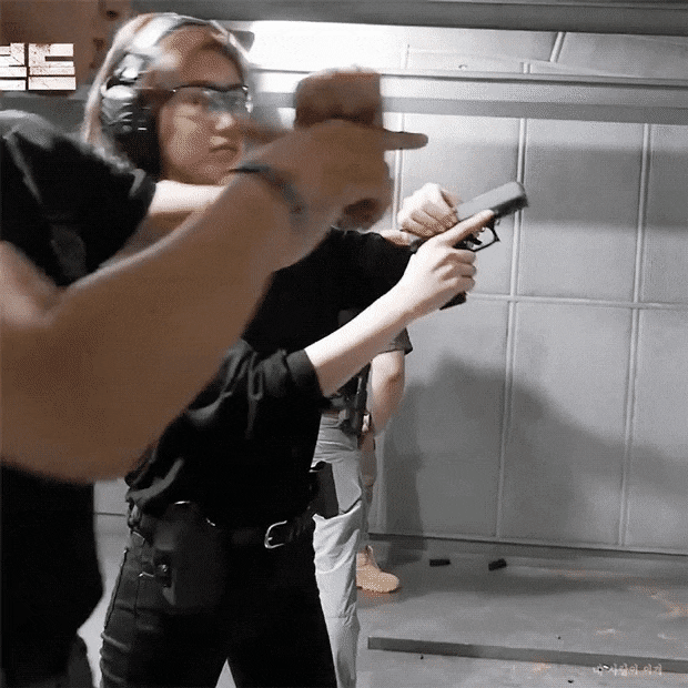 실사격 연습하는 배가본드 이승기 수지.gif | 인스티즈