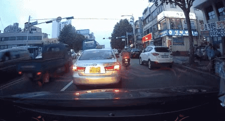 도로위의 센스.gif | 인스티즈