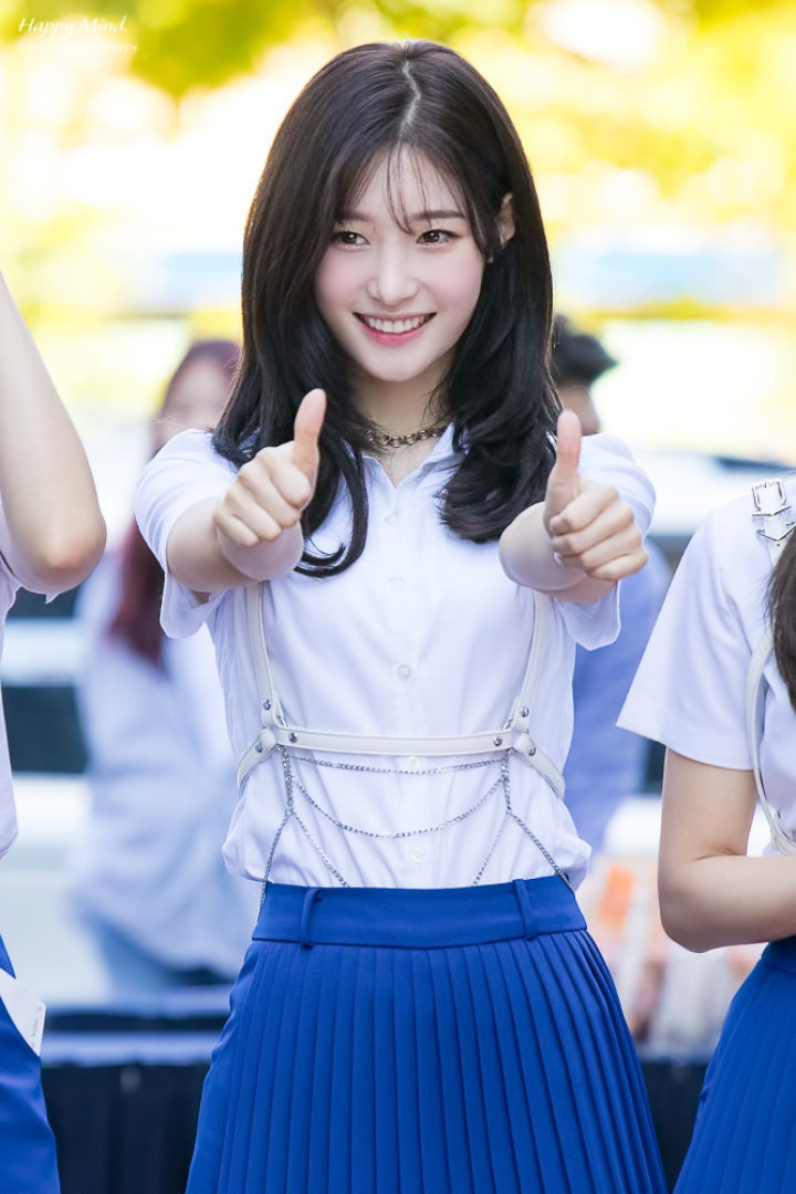 아침을 여는 정채연 | 인스티즈