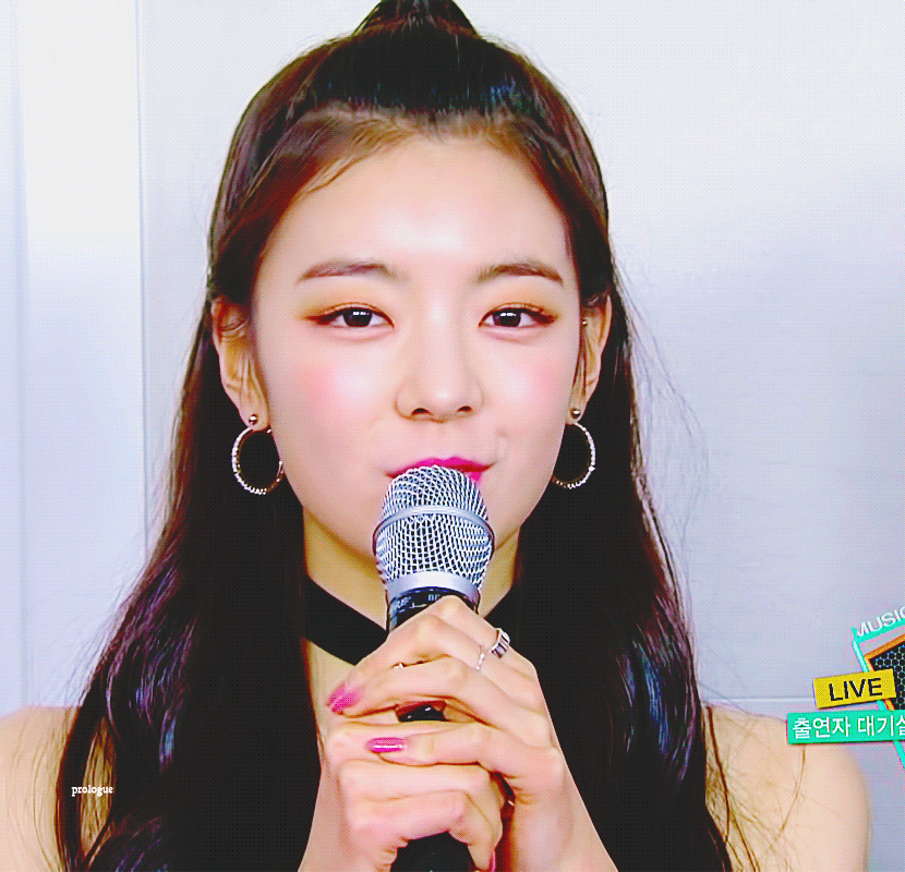 순둥순둥해보이는 ITZY 리아.gif | 인스티즈