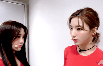 프로미스나인 캡틴 이새롬.gif | 인스티즈