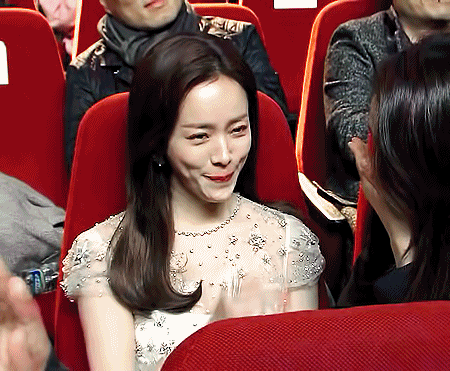 2018 청룡영화제 여우주연상 한지민.gif | 인스티즈
