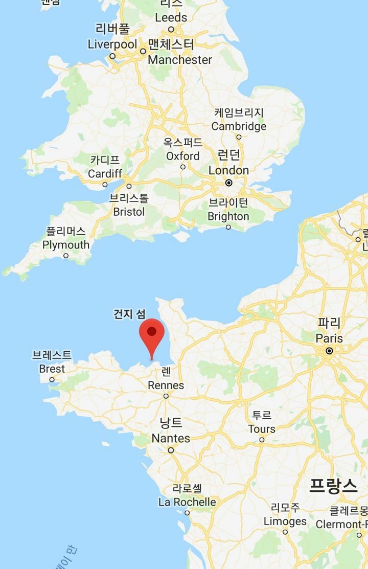 파도가 창을 닦는 해변 | 인스티즈