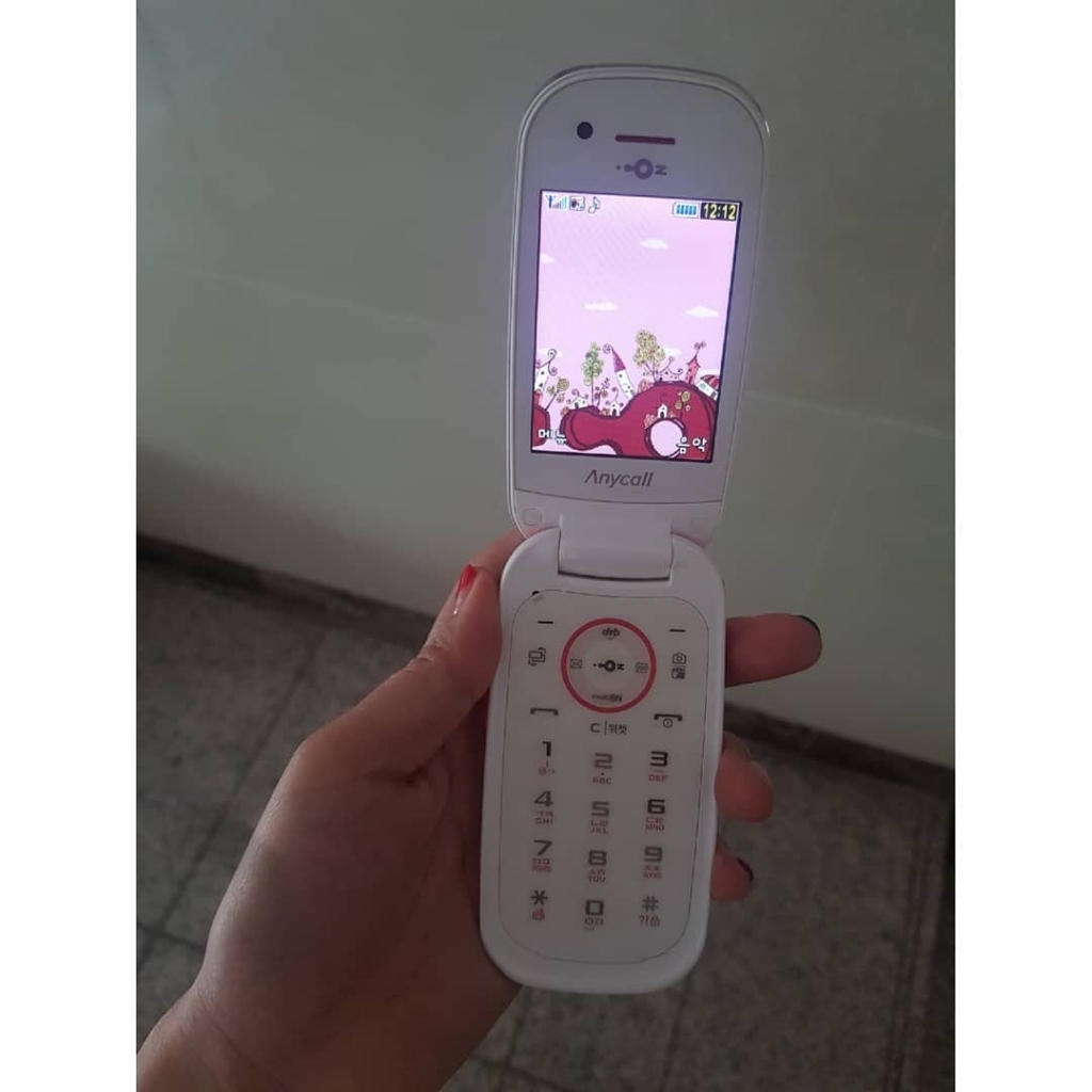 생각보다 예뻤던 것 같은 추억의 핸드폰.........jpg | 인스티즈