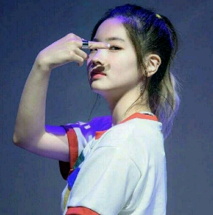 대놓고 손가락 욕하는 여자 아이돌ㄷㄷ | 인스티즈