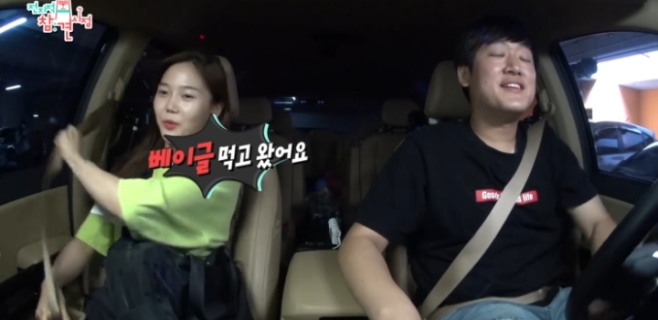 얼굴 표정 극명하게 차이 나는 오마이걸 매니저ㅋㅋㅋ.jpg | 인스티즈