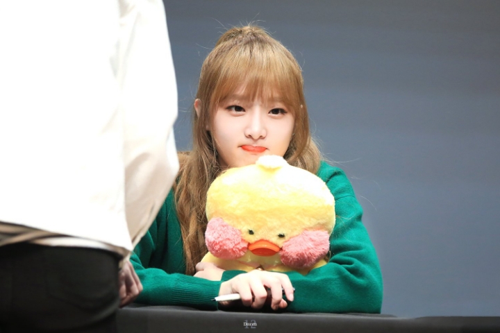 아이즈원 최예나의 이쁘고 떽띠하고 커여운 사진모음 | 인스티즈