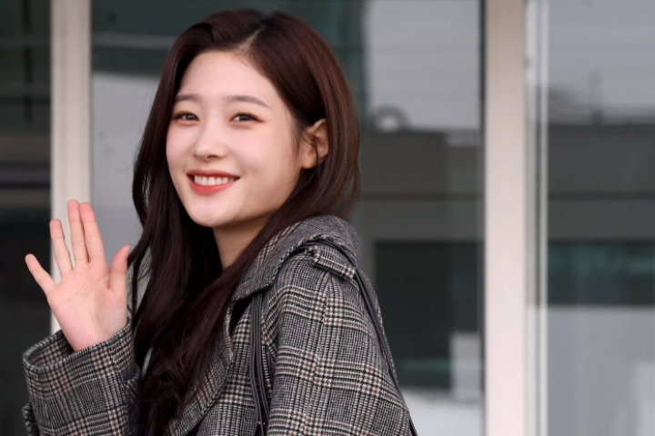 오늘자 인천공항 정채연 | 인스티즈