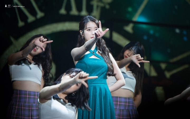 아이유 | 인스티즈