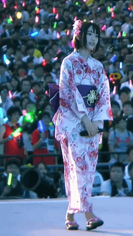 일본 전통복 차림의 미야와키 사쿠라 | 인스티즈