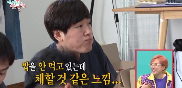 얼굴 표정 극명하게 차이 나는 오마이걸 매니저ㅋㅋㅋ.jpg | 인스티즈