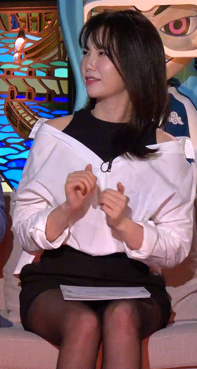 포상 내려주는 네네누나.gif | 인스티즈