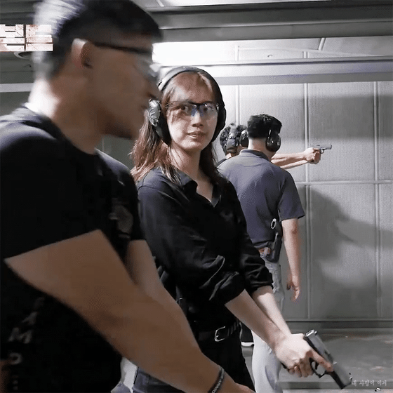 실사격 연습하는 배가본드 이승기 수지.gif | 인스티즈