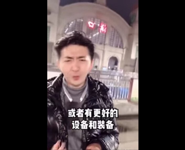 중국 우한 실태를 알리기 위해 위험을 무릅쓰고 현지로 찾아가서 보도하는 진짜 중국인 기자 | 인스티즈