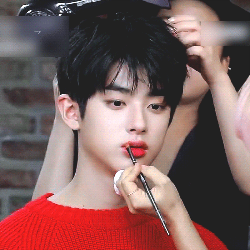 어렸을때 돌로 나뭇잎 다지면서 노셨던 노인분들 손 들어주세요.jpg | 인스티즈