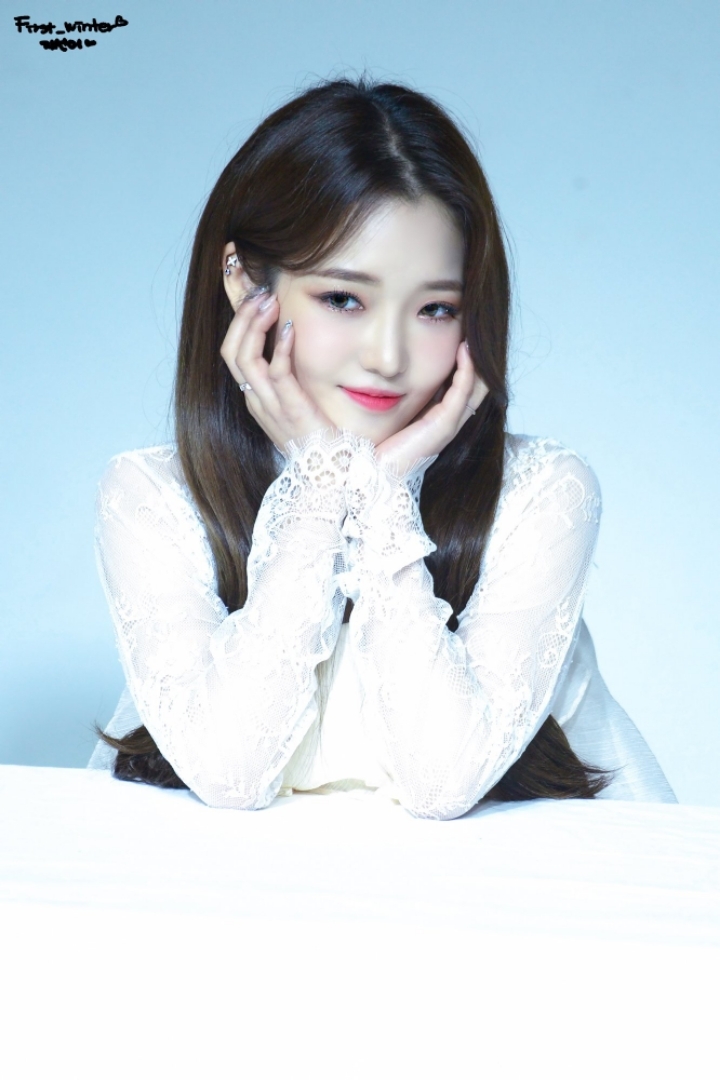 둘이 닮은거 같은데 저만 그런가요? | 인스티즈