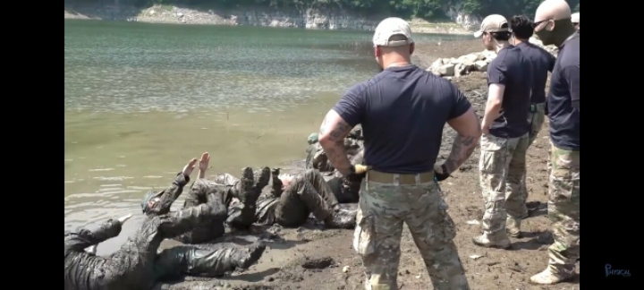 가짜사나이 교관중 가장 여초에서 인기 많은 인물 | 인스티즈