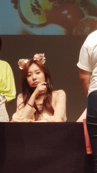 아이즈원 첫 팬싸인회.GIF | 인스티즈