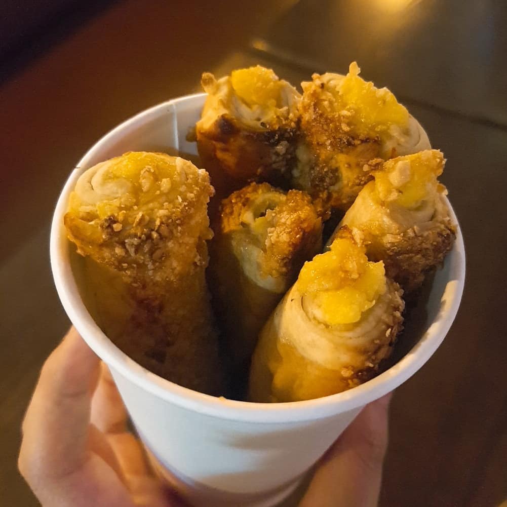 시즌한정메뉴라는 아몬드고구마크림치즈스틱......jpg | 인스티즈