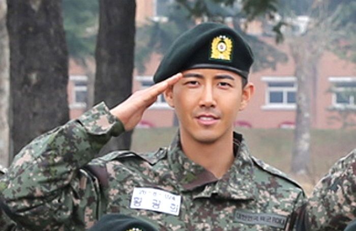 이상하게 빨리전역하는 연예인 | 인스티즈