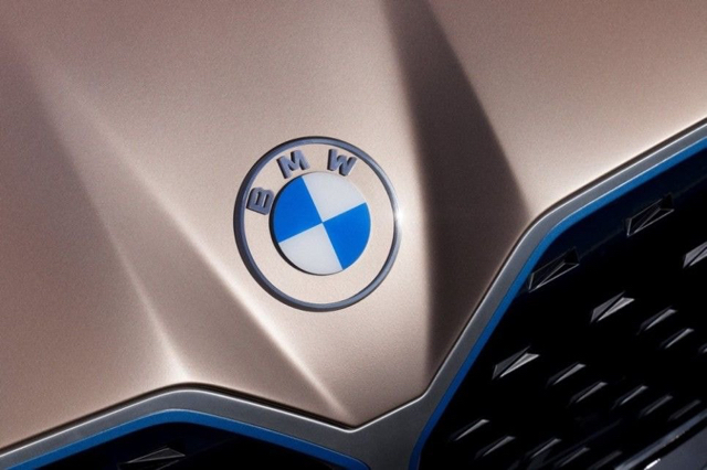 23년만에 바뀐 BMW 로고 .JPG | 인스티즈