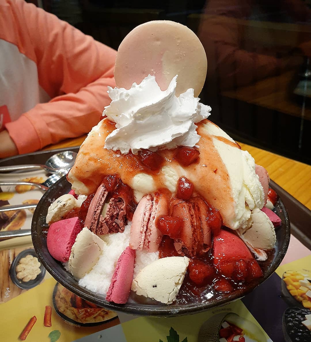 먹은 사람마다 평이 엄청 갈리는 설빙 딸기마카롱빙수......jpg | 인스티즈