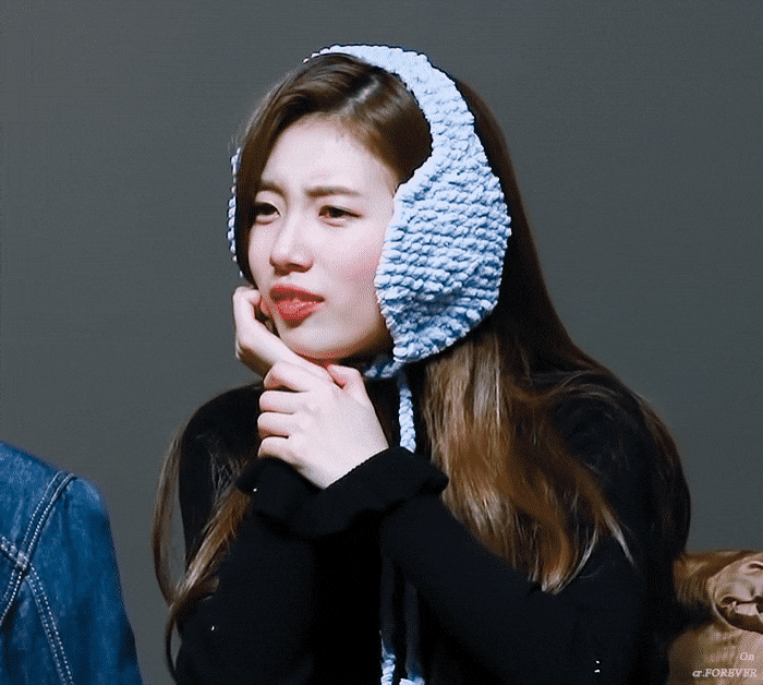 팬들 눈빛으로 조련하는 수지 | 인스티즈