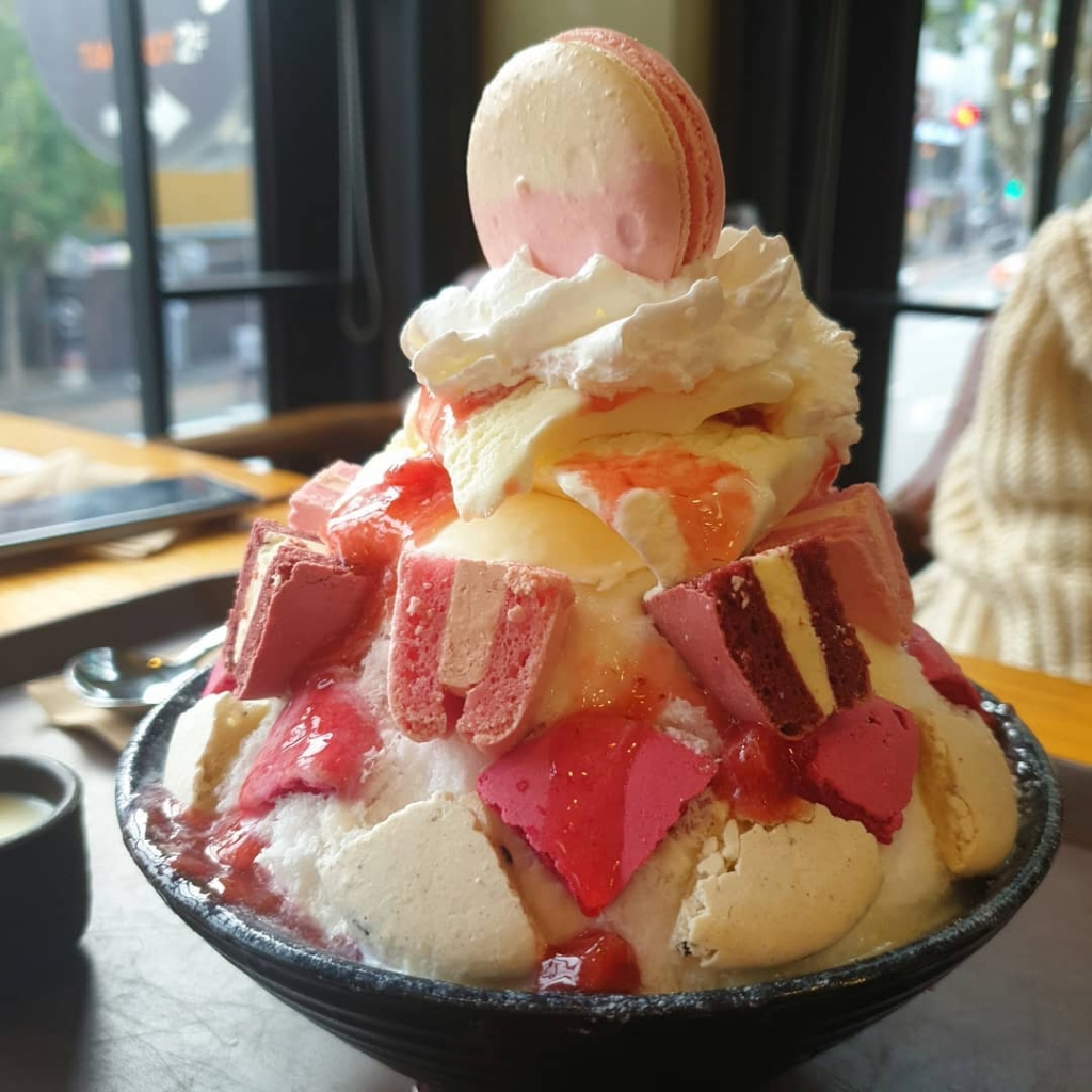 먹은 사람마다 평이 엄청 갈리는 설빙 딸기마카롱빙수......jpg | 인스티즈