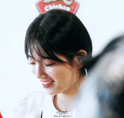 팬들 눈빛으로 조련하는 수지 | 인스티즈