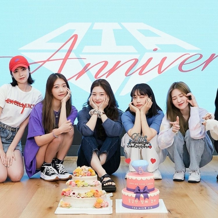 다이아 5주년 기념 우주에서 가장 청순하고 사랑스러운 정채연 님! | 인스티즈