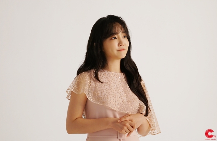 스물 열두살이라는 여가수 화보촬영 | 인스티즈