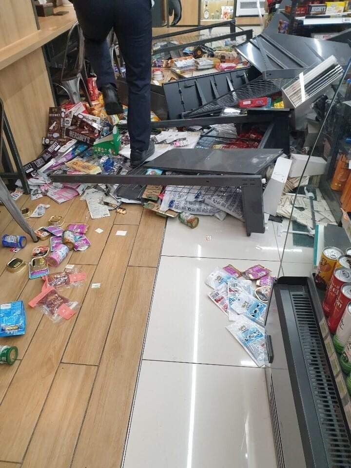 오늘도 평화로운 편의점 갤러리.jpg | 인스티즈