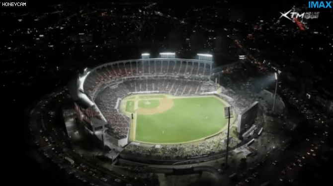 카메라 하나는 기똥차게 잘 쓰는 KBO 중계 수준.GIF | 인스티즈