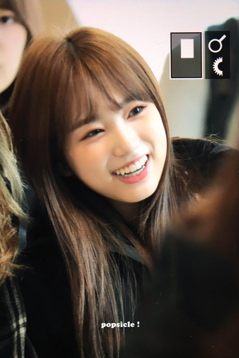 오늘자 출국한 아이즈원 | 인스티즈