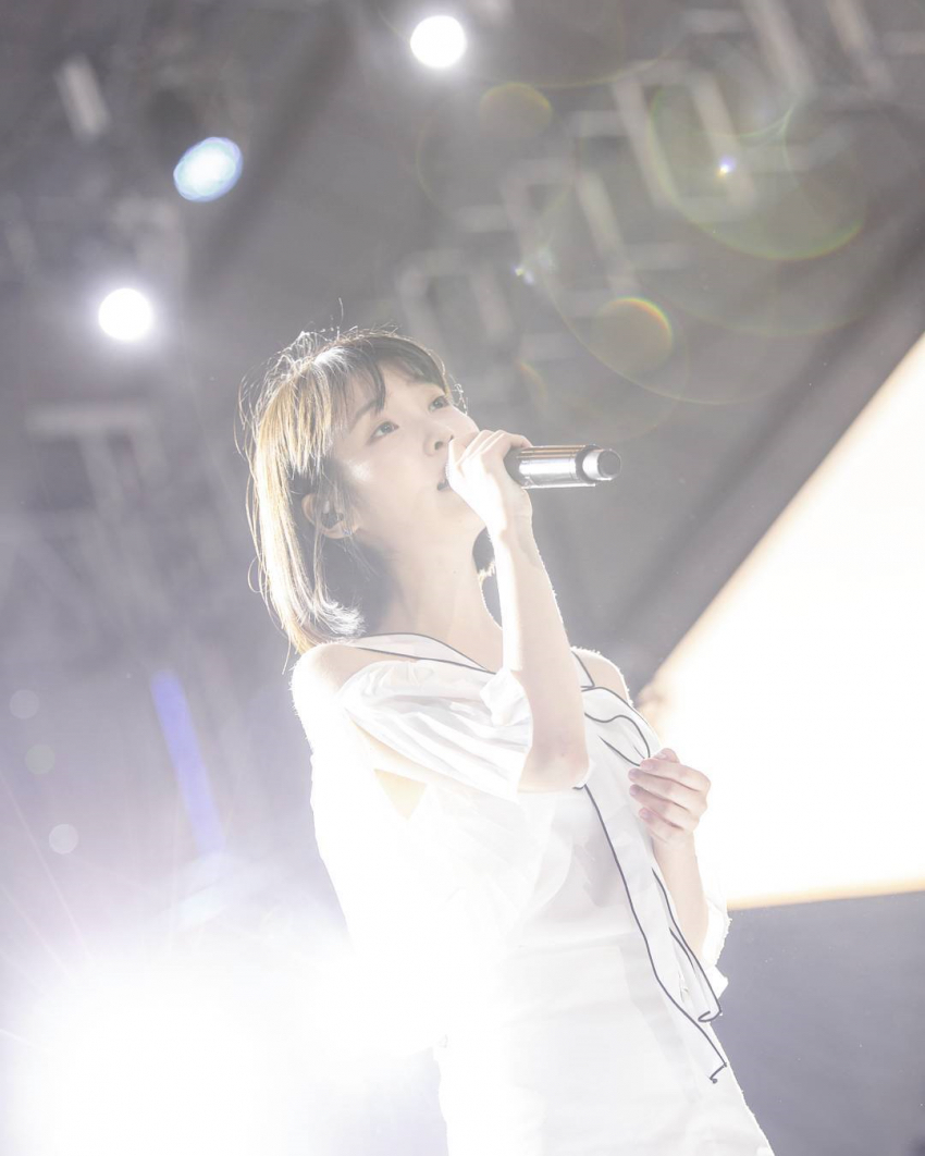 2017년 연세대 축제 아이유.jpgif | 인스티즈