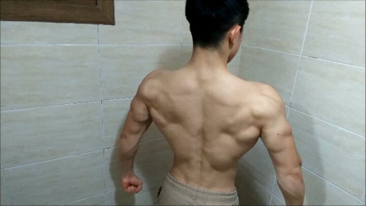 헬스 3년 한 유투버의 몸 변화.jpg | 인스티즈