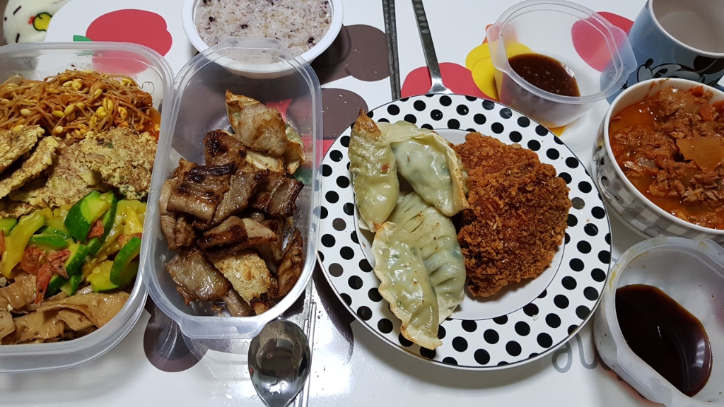 ㄹㅇ 현실적인 자취 밥상 | 인스티즈