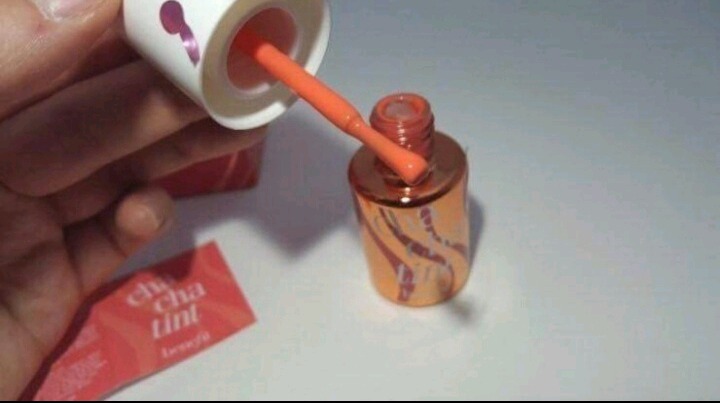 여자친구가 입에 매니큐어를 발라요 | 인스티즈