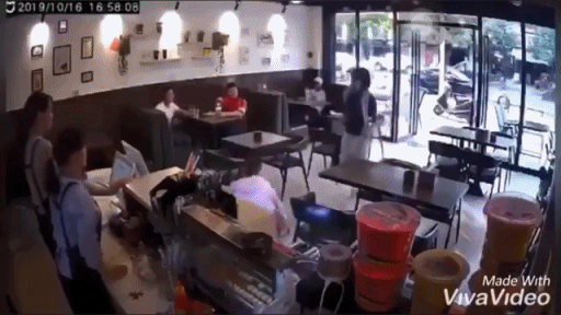 새치기 당하자 때리는 여자 | 인스티즈