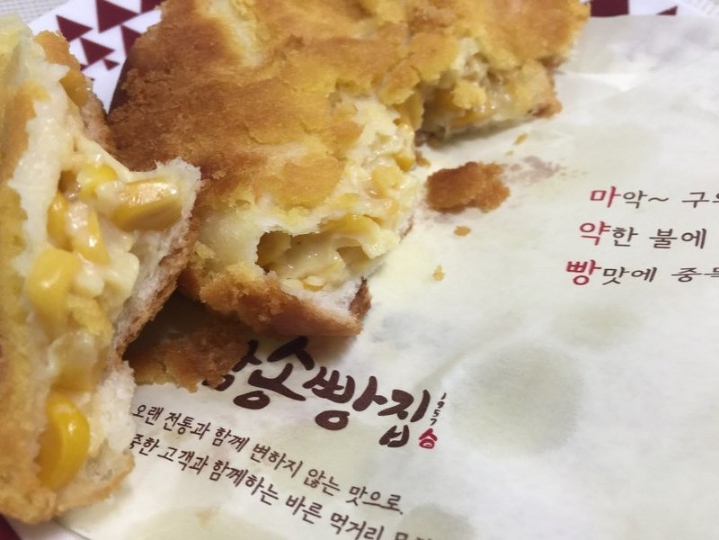마약빵 이라는 소리까지 듣는 통옥수수빵..jpg | 인스티즈