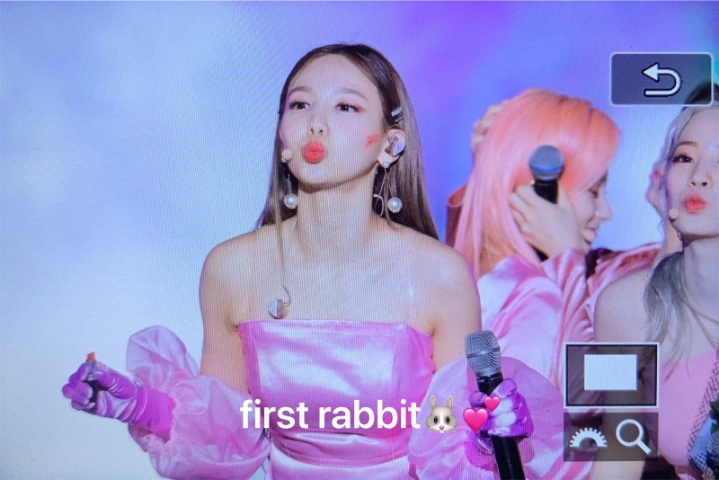 뽀뽀하는 트와이스 | 인스티즈