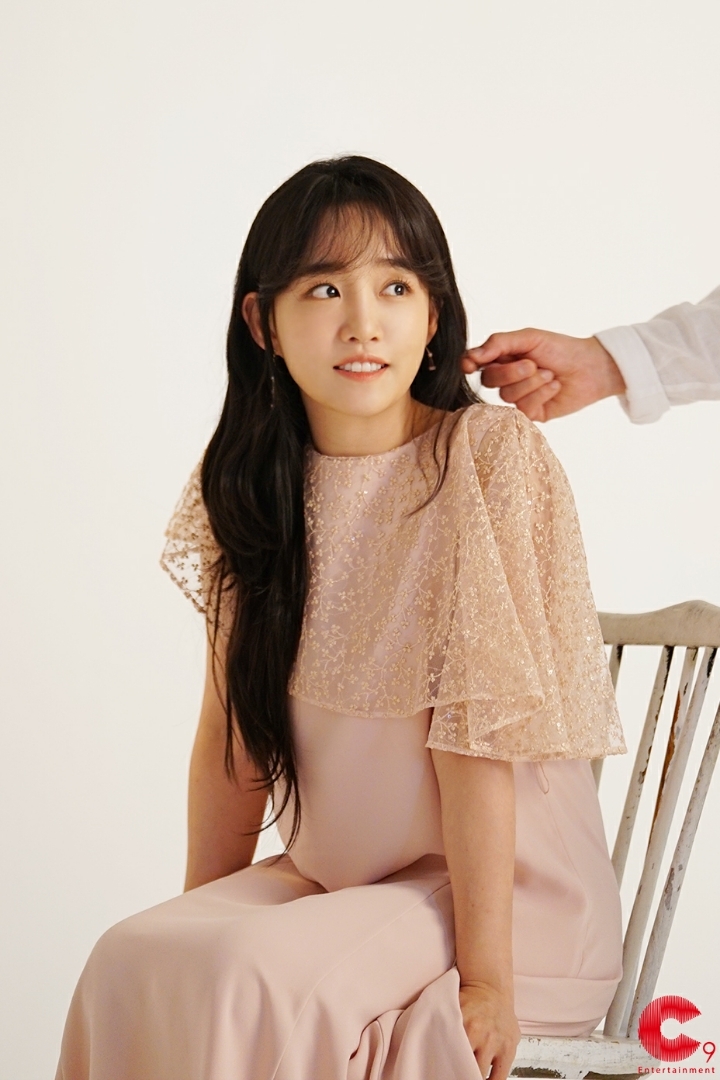 스물 열두살이라는 여가수 화보촬영 | 인스티즈