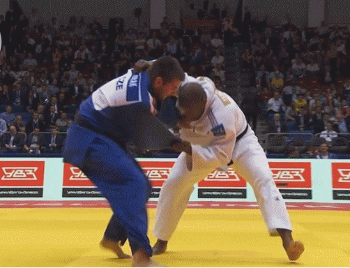 알고도 당하는 최강 테디 리네르 허벅다리 걸기...gif | 인스티즈
