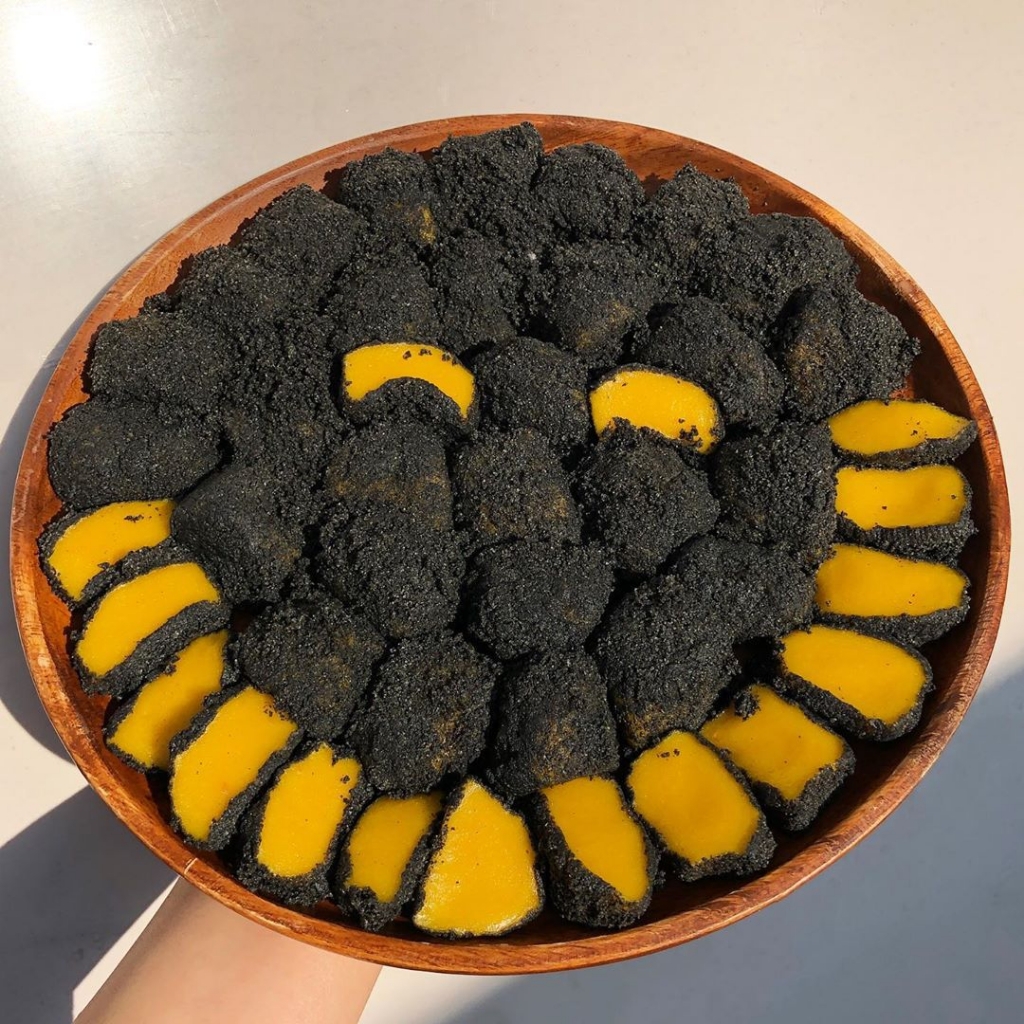 짱맛이라는 흑임자단호박인절미 비주얼........jpg | 인스티즈