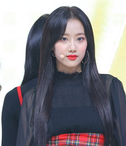 캠퍼스에 흔히 있을 것 같이 생긴 에이프릴 나은 | 인스티즈