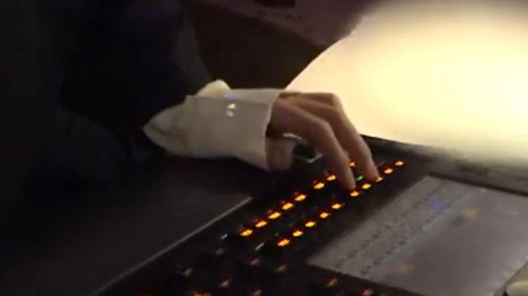 피아노치는 뷔 | 인스티즈